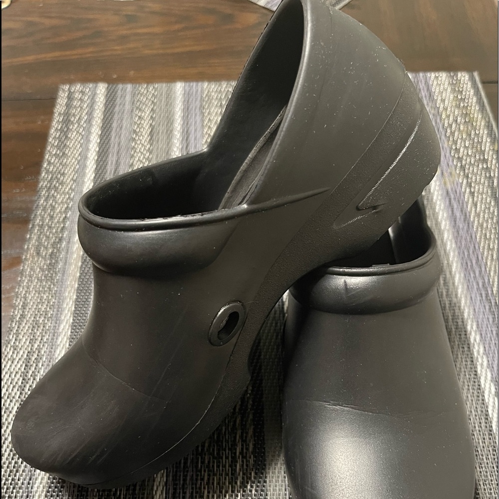 Women shoes size 6
